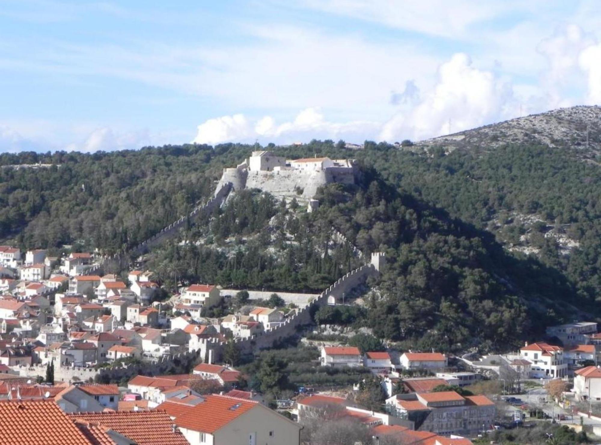 Apartments Trogrlic Hvar Town Bagian luar foto